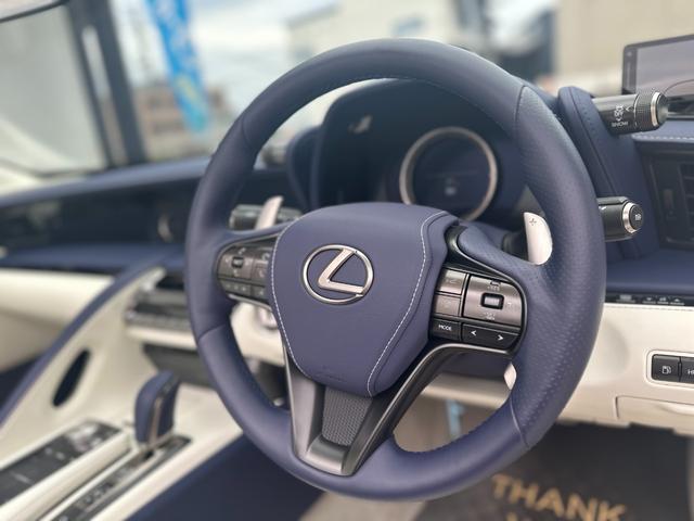 LC LC500 コンバーチブル 法人1オーナー/ガレージ保管/禁煙車/TRD21インチAW/マリーンブルートップ/セミアニリン本革(ブルー&ホワイト/マークレビンソン/HUD/取説/保証書/記録簿/スペアキー/LEXUS店舗車検受済(52枚目)