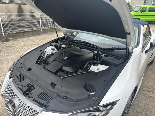 LC LC500 コンバーチブル 法人1オーナー/ガレージ保管/禁煙車/TRD21インチAW/マリーンブルートップ/セミアニリン本革(ブルー&ホワイト/マークレビンソン/HUD/取説/保証書/記録簿/スペアキー/LEXUS店舗車検受済(68枚目)