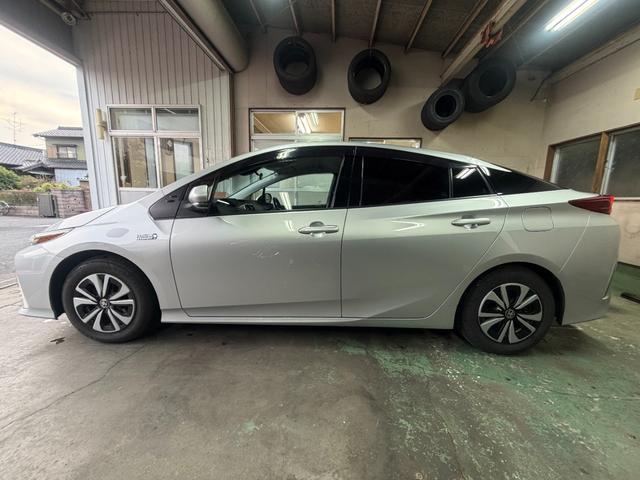 プリウスPHV S 禁煙・ワンオーナー・純正9インチT-Connect SDナビ・ビルトインETC・追従式クルーズコントロール・LDA・アダプティブハイビーム・急速充電&普通充電・前席シートヒーター・ステアリングヒーター(7枚目)