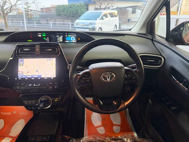 プリウスＰＨＶ Ａ　後期５人乗りモデル・禁煙・ワンオーナー・寒冷地仕様車・純正Ｔ－Ｃｏｎｎｅｃｔナビ・パノラミックビューモニター・ＢＳＭ／ＲＣＴＡ・パワーシート・コーナーポール・インテリジェントクリアランスソナー（11枚目）