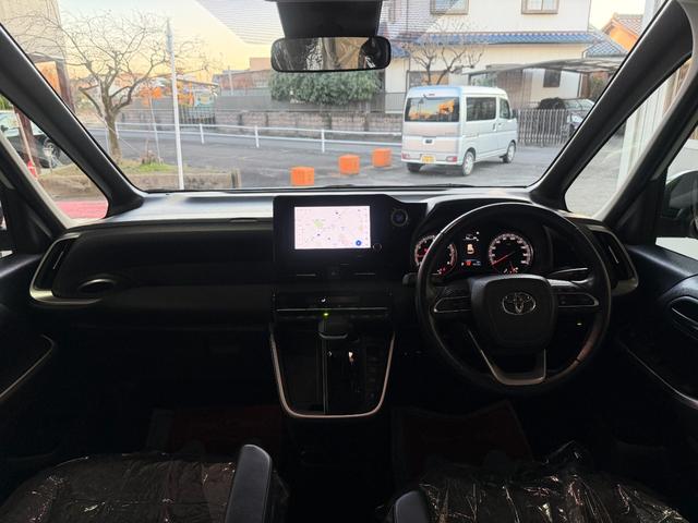 ノア Ｇ　禁煙・両側パワースライドドア・ディスプレイオーディオ・コネクティッドナビ・ＡｐｐｌｅＣａｐｌａｙ対応・ＥＴＣ２．０・バックモニター・追従式クルーズコントロール・ＬＴＡ・ＰＤＡ・ＲＳＡ（3枚目）