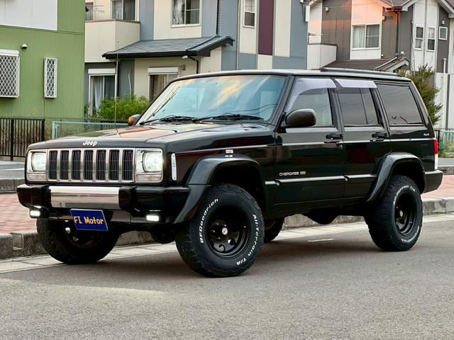 ジープ・チェロキー リミテッド 後期型! 社外足回り リフトUP ミッキートンプソン15アルミAW マッドタイヤ  社外オバフェン メッキバンパー 黒革電動シート シートヒーター LEDヘッド&フォグ 社外オーディオ BT ETC(2枚目)