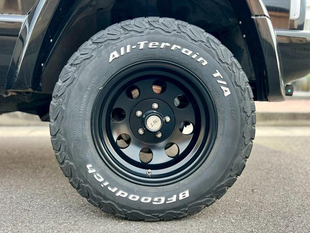 ジープ・チェロキー リミテッド 後期型! 社外足回り リフトUP ミッキートンプソン15アルミAW マッドタイヤ  社外オバフェン メッキバンパー 黒革電動シート シートヒーター LEDヘッド&フォグ 社外オーディオ BT ETC(9枚目)