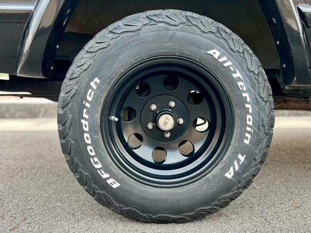 ジープ・チェロキー リミテッド 後期型! 社外足回り リフトUP ミッキートンプソン15アルミAW マッドタイヤ  社外オバフェン メッキバンパー 黒革電動シート シートヒーター LEDヘッド&フォグ 社外オーディオ BT ETC(10枚目)