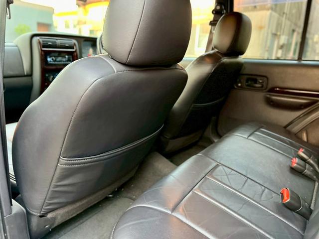 ジープ・チェロキー リミテッド 後期型! 社外足回り リフトUP ミッキートンプソン15アルミAW マッドタイヤ  社外オバフェン メッキバンパー 黒革電動シート シートヒーター LEDヘッド&フォグ 社外オーディオ BT ETC(20枚目)