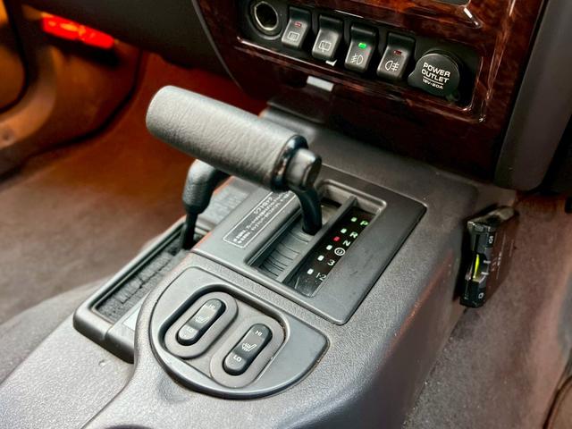 ジープ・チェロキー リミテッド 後期型! 社外足回り リフトUP ミッキートンプソン15アルミAW マッドタイヤ  社外オバフェン メッキバンパー 黒革電動シート シートヒーター LEDヘッド&フォグ 社外オーディオ BT ETC(25枚目)