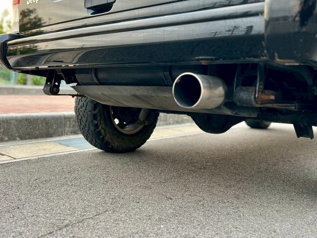 ジープ・チェロキー リミテッド 後期型! 社外足回り リフトUP ミッキートンプソン15アルミAW マッドタイヤ  社外オバフェン メッキバンパー 黒革電動シート シートヒーター LEDヘッド&フォグ 社外オーディオ BT ETC(35枚目)