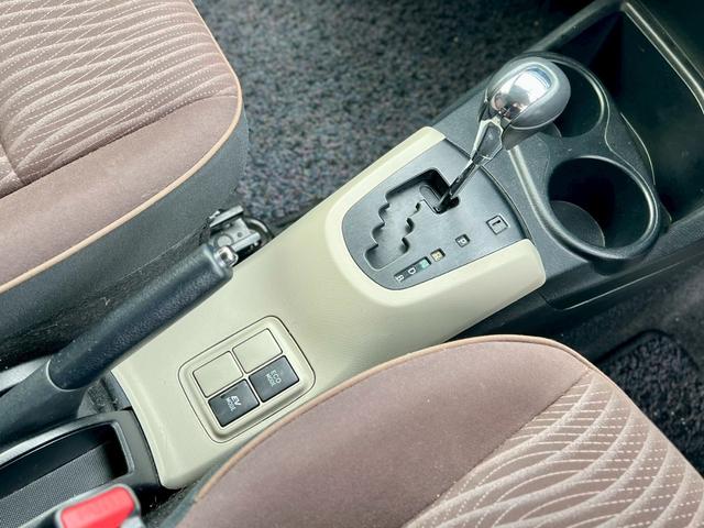 アクア G モデリスタフルエアロ モデリスタマフラー モデリスタダウンサス ワーク17インチAW 中期型テールランプ カロッツェリアナビ 地デジTV Bluetooth ETC LEDライト オートライト(25枚目)