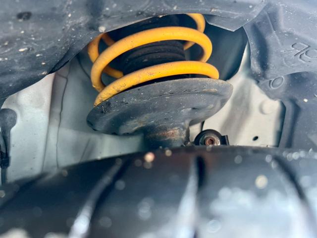 アクア G モデリスタフルエアロ モデリスタマフラー モデリスタダウンサス ワーク17インチAW 中期型テールランプ カロッツェリアナビ 地デジTV Bluetooth ETC LEDライト オートライト(33枚目)