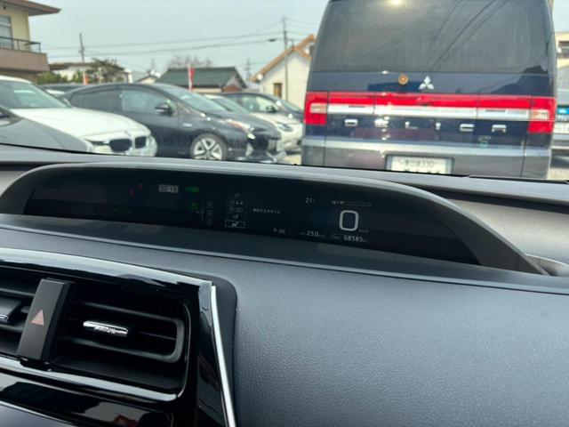 プリウス Ａツーリングセレクション　禁煙車　黒革シート　フルエアロ　ブラインドスポットモニター　ヘッドアップディスプレイ　レーダークルーズコントロール　パワーシート　純正ナビ　バックモニター　Ｂｌｕｅｔｏｏｔｈ　純正アルミ　ＥＴＣ（47枚目）