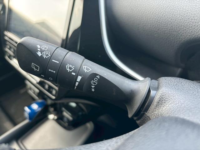 プリウス Ｓ　禁煙　モデリスタエアロ　フロントフォグランプ　純正９型ナビ　バックカメラ　Ｂｌｕｅｔｏｏｔｈ機能　レーダークルーズコントロール　トヨタセーフティー　オートハイビーム　ＥＴＣ　社外１８インチＡＷ（38枚目）