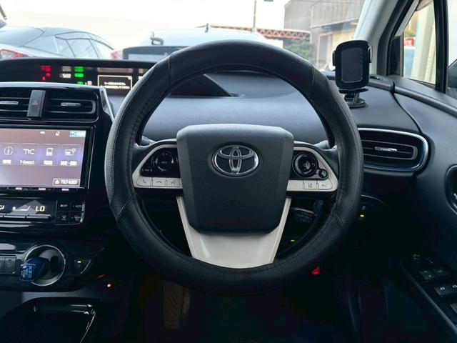 プリウス Ａツーリングセレクション　禁煙車　モデリスタフルエアロ　純正９インチナビ　黒革シート　Ｂｌｕｅｔｏｏｔｈ　バックカメラ　レーダークルーズコントロール　ブラインドスポットモニター　ＥＴＣ　シートヒーター　純正ツーリング１７ＡＷ（33枚目）