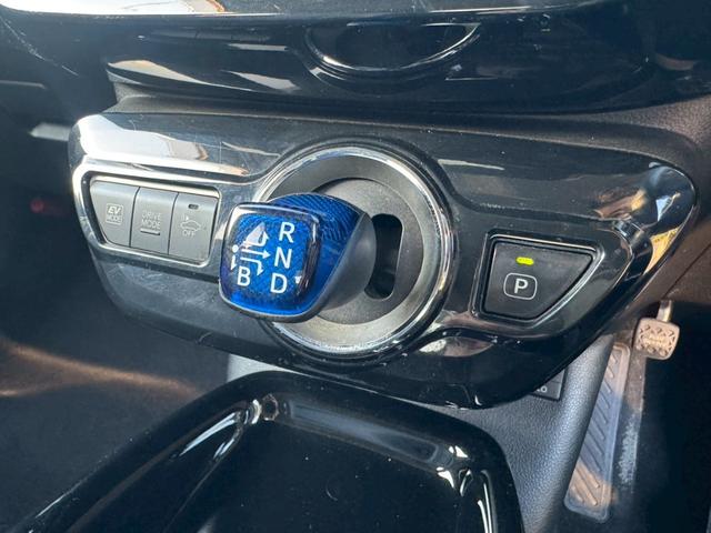 プリウス Ａツーリングセレクション　禁煙車　モデリスタフルエアロ　純正９インチナビ　黒革シート　Ｂｌｕｅｔｏｏｔｈ　バックカメラ　レーダークルーズコントロール　ブラインドスポットモニター　ＥＴＣ　シートヒーター　純正ツーリング１７ＡＷ（48枚目）