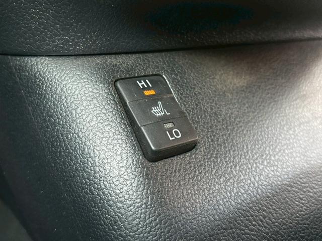 プリウス Ａツーリングセレクション　禁煙車　モデリスタフルエアロ　純正９インチナビ　黒革シート　Ｂｌｕｅｔｏｏｔｈ　バックカメラ　レーダークルーズコントロール　ブラインドスポットモニター　ＥＴＣ　シートヒーター　純正ツーリング１７ＡＷ（49枚目）