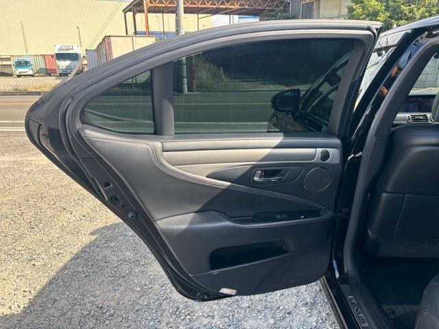 ＬＳ ＬＳ４６０　Ｆスポーツ　後期型　禁煙　サンルーフ　マクレビ　三眼ヘッドライト　黒革シート　ブラインドスポットモニター　ハンドルヒーター　メーカーナビ　バックカメラ　Ｂｌｕｅｔｏｏｔｈ　クルーズコントロール　ドライブレコーダー（66枚目）