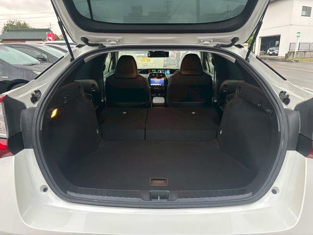 プリウス Ｓ　禁煙車　黒革シート　モデリスタフルエアロ　モデリスタ１７インチＡＷ　純正９型ナビ　バックカメラ　Ｂｌｕｅｔｏｏｔｈ　レーダークルーズコントロール　ＥＴＣ　ドライブレコーダー　ＡＣ１００Ｖ　フォグライト（12枚目）