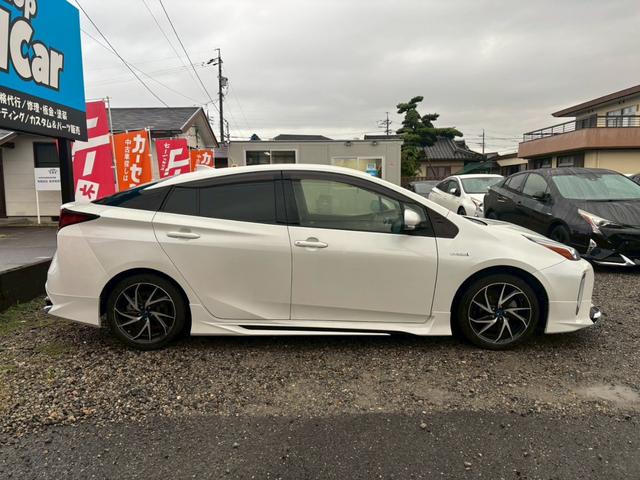 プリウス Ｓ　禁煙車　黒革シート　モデリスタフルエアロ　モデリスタ１７インチＡＷ　純正９型ナビ　バックカメラ　Ｂｌｕｅｔｏｏｔｈ　レーダークルーズコントロール　ＥＴＣ　ドライブレコーダー　ＡＣ１００Ｖ　フォグライト（15枚目）