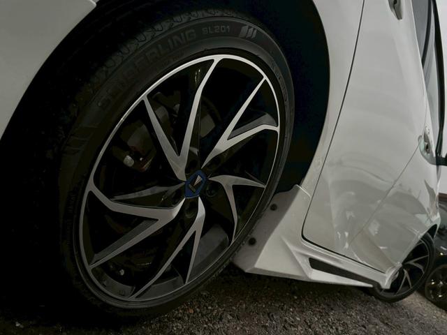 プリウス Ｓ　禁煙車　黒革シート　モデリスタフルエアロ　モデリスタ１７インチＡＷ　純正９型ナビ　バックカメラ　Ｂｌｕｅｔｏｏｔｈ　レーダークルーズコントロール　ＥＴＣ　ドライブレコーダー　ＡＣ１００Ｖ　フォグライト（19枚目）