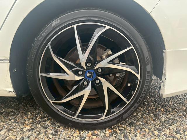 プリウス Ｓ　禁煙車　黒革シート　モデリスタフルエアロ　モデリスタ１７インチＡＷ　純正９型ナビ　バックカメラ　Ｂｌｕｅｔｏｏｔｈ　レーダークルーズコントロール　ＥＴＣ　ドライブレコーダー　ＡＣ１００Ｖ　フォグライト（21枚目）