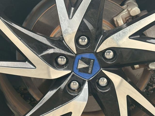 プリウス Ｓ　禁煙車　黒革シート　モデリスタフルエアロ　モデリスタ１７インチＡＷ　純正９型ナビ　バックカメラ　Ｂｌｕｅｔｏｏｔｈ　レーダークルーズコントロール　ＥＴＣ　ドライブレコーダー　ＡＣ１００Ｖ　フォグライト（24枚目）