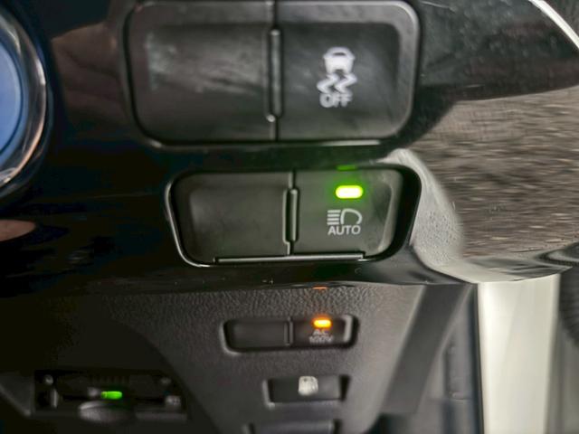 プリウス Ｓ　禁煙車　黒革シート　モデリスタフルエアロ　モデリスタ１７インチＡＷ　純正９型ナビ　バックカメラ　Ｂｌｕｅｔｏｏｔｈ　レーダークルーズコントロール　ＥＴＣ　ドライブレコーダー　ＡＣ１００Ｖ　フォグライト（51枚目）