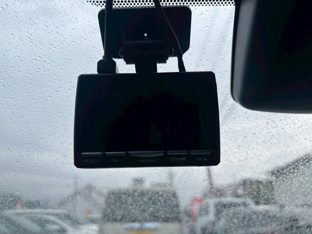 プリウス Ｓ　禁煙車　黒革シート　モデリスタフルエアロ　モデリスタ１７インチＡＷ　純正９型ナビ　バックカメラ　Ｂｌｕｅｔｏｏｔｈ　レーダークルーズコントロール　ＥＴＣ　ドライブレコーダー　ＡＣ１００Ｖ　フォグライト（54枚目）