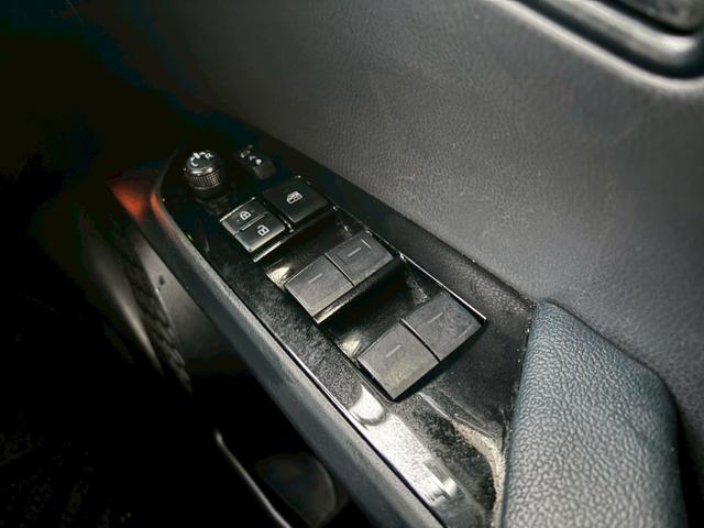 プリウス Ｓ　禁煙車　黒革シート　モデリスタフルエアロ　モデリスタ１７インチＡＷ　純正９型ナビ　バックカメラ　Ｂｌｕｅｔｏｏｔｈ　レーダークルーズコントロール　ＥＴＣ　ドライブレコーダー　ＡＣ１００Ｖ　フォグライト（56枚目）