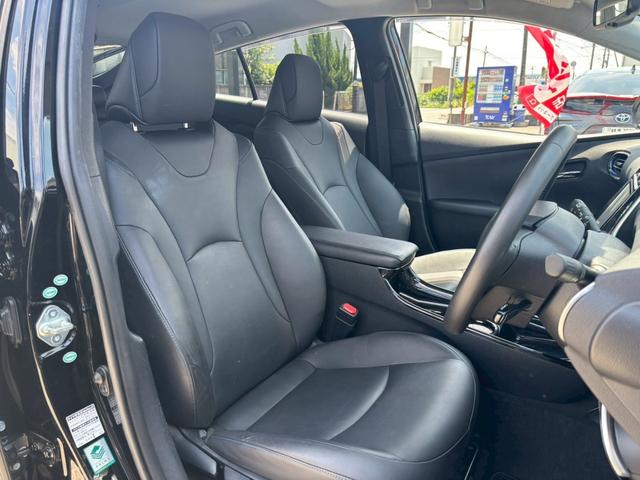 プリウス Ａツーリングセレクション　禁煙　黒革シート　モデリスタフルエアロ　モデリスタ１７インチＡＷ　モデリスマフラー　純正９型ナビ　バックカメラ　Ｂｌｕｅｔｏｏｔｈ　ブラインドスポットモニター　ＥＴＣ　フォグライト　ＬＥＤヘッドライト（10枚目）