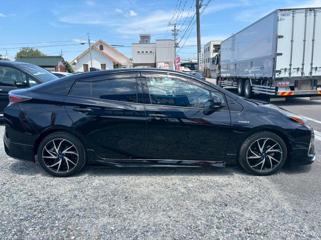 プリウス Ａツーリングセレクション　禁煙　黒革シート　モデリスタフルエアロ　モデリスタ１７インチＡＷ　モデリスマフラー　純正９型ナビ　バックカメラ　Ｂｌｕｅｔｏｏｔｈ　ブラインドスポットモニター　ＥＴＣ　フォグライト　ＬＥＤヘッドライト（15枚目）