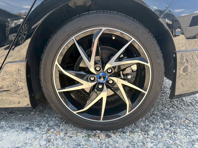 プリウス Ａツーリングセレクション　禁煙　黒革シート　モデリスタフルエアロ　モデリスタ１７インチＡＷ　モデリスマフラー　純正９型ナビ　バックカメラ　Ｂｌｕｅｔｏｏｔｈ　ブラインドスポットモニター　ＥＴＣ　フォグライト　ＬＥＤヘッドライト（22枚目）