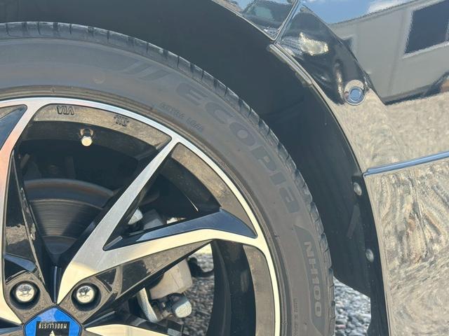 プリウス Ａツーリングセレクション　禁煙　黒革シート　モデリスタフルエアロ　モデリスタ１７インチＡＷ　モデリスマフラー　純正９型ナビ　バックカメラ　Ｂｌｕｅｔｏｏｔｈ　ブラインドスポットモニター　ＥＴＣ　フォグライト　ＬＥＤヘッドライト（24枚目）