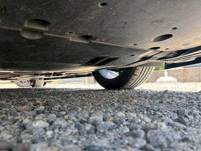 プリウス Ａツーリングセレクション　禁煙　黒革シート　モデリスタフルエアロ　モデリスタ１７インチＡＷ　モデリスマフラー　純正９型ナビ　バックカメラ　Ｂｌｕｅｔｏｏｔｈ　ブラインドスポットモニター　ＥＴＣ　フォグライト　ＬＥＤヘッドライト（29枚目）