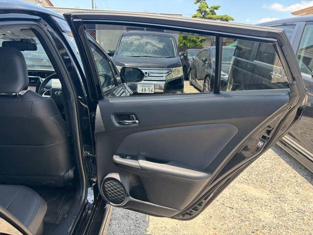 プリウス Ａツーリングセレクション　禁煙　黒革シート　モデリスタフルエアロ　モデリスタ１７インチＡＷ　モデリスマフラー　純正９型ナビ　バックカメラ　Ｂｌｕｅｔｏｏｔｈ　ブラインドスポットモニター　ＥＴＣ　フォグライト　ＬＥＤヘッドライト（62枚目）