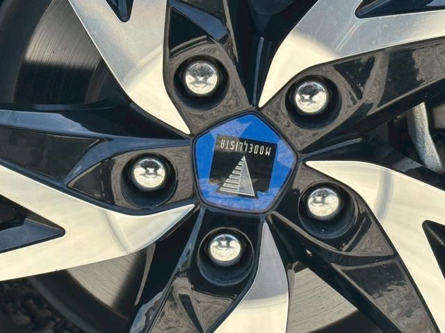 プリウス Ａツーリングセレクション　禁煙　黒革シート　モデリスタフルエアロ　モデリスタ１７インチＡＷ　モデリスマフラー　純正９型ナビ　バックカメラ　Ｂｌｕｅｔｏｏｔｈ　ブラインドスポットモニター　ＥＴＣ　フォグライト　ＬＥＤヘッドライト（70枚目）