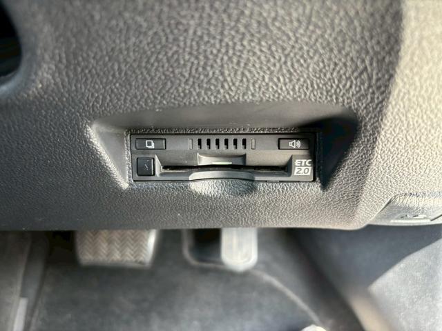 プリウス Ａツーリングセレクション　禁煙車　黒革　モデリスタエアロ　アルパイン９型ナビ　Ｂｌｕｅｔｏｏｔｈ機能　バックカメラ　レーダークルーズコントロール　ブラインドスポットモニター　トヨタセーフティー　ＥＴＣ　純正ツーリングアルミ（9枚目）