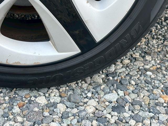 プリウス Ａツーリングセレクション　禁煙車　黒革　モデリスタエアロ　アルパイン９型ナビ　Ｂｌｕｅｔｏｏｔｈ機能　バックカメラ　レーダークルーズコントロール　ブラインドスポットモニター　トヨタセーフティー　ＥＴＣ　純正ツーリングアルミ（23枚目）