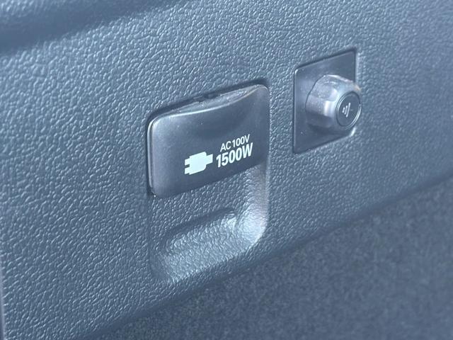 プリウス Ｓツーリングセレクション　禁煙　後期型　黒革　モデリスタフルエアロ　純正９インチナビ　２本出しマフラー　社外１８インチＡＷ　バックカメラ　Ｂｌｕｅｔｏｏｔｈ　ＡＣ１００Ｖ　シートヒーター　レーダークルーズコントロール　ＥＴＣ（9枚目）