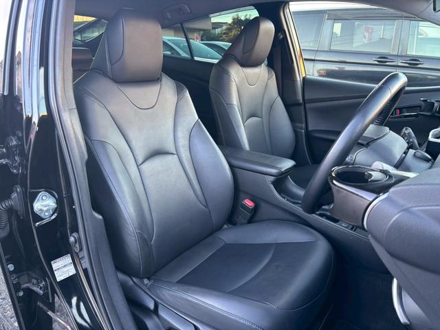 プリウス Ｓツーリングセレクション　禁煙　後期型　黒革　モデリスタフルエアロ　純正９インチナビ　２本出しマフラー　社外１８インチＡＷ　バックカメラ　Ｂｌｕｅｔｏｏｔｈ　ＡＣ１００Ｖ　シートヒーター　レーダークルーズコントロール　ＥＴＣ（10枚目）