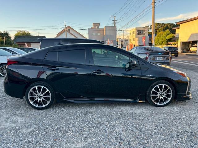 プリウス Ｓツーリングセレクション　禁煙　後期型　黒革　モデリスタフルエアロ　純正９インチナビ　２本出しマフラー　社外１８インチＡＷ　バックカメラ　Ｂｌｕｅｔｏｏｔｈ　ＡＣ１００Ｖ　シートヒーター　レーダークルーズコントロール　ＥＴＣ（15枚目）