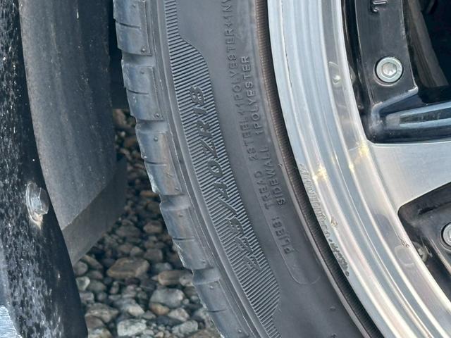 プリウス Ｓツーリングセレクション　禁煙　後期型　黒革　モデリスタフルエアロ　純正９インチナビ　２本出しマフラー　社外１８インチＡＷ　バックカメラ　Ｂｌｕｅｔｏｏｔｈ　ＡＣ１００Ｖ　シートヒーター　レーダークルーズコントロール　ＥＴＣ（24枚目）