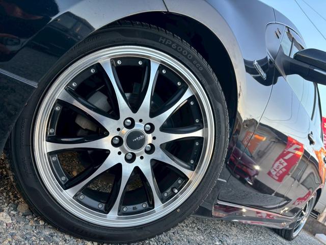 プリウス Ｓツーリングセレクション　禁煙　後期型　黒革　モデリスタフルエアロ　純正９インチナビ　２本出しマフラー　社外１８インチＡＷ　バックカメラ　Ｂｌｕｅｔｏｏｔｈ　ＡＣ１００Ｖ　シートヒーター　レーダークルーズコントロール　ＥＴＣ（28枚目）