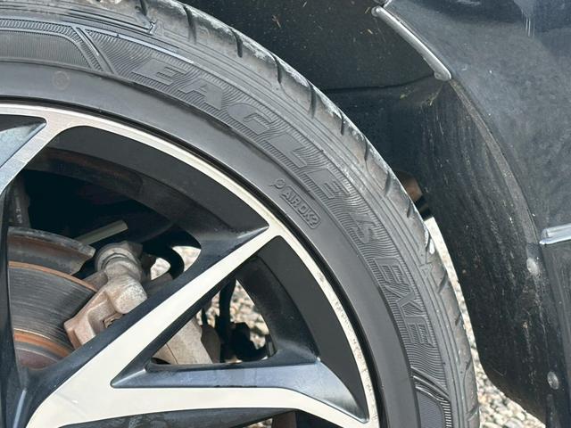 プリウス Ｓツーリングセレクション　禁煙車　モデリスタフルエアロ　モデリスタ１７インチＡＷ　アルパイン９インチナビ　バックカメラ　Ｂｌｕｅｔｏｏｔｈ　ＥＴＣ　ＨＤＭＩポート　白革シート　シートヒーター　フォグランプ　ＬＥＤヘッドライト（24枚目）