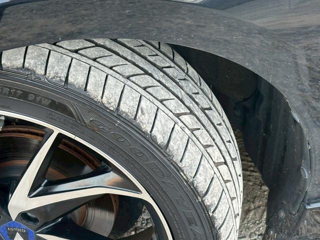 プリウス Ｓツーリングセレクション　禁煙車　モデリスタフルエアロ　モデリスタ１７インチＡＷ　アルパイン９インチナビ　バックカメラ　Ｂｌｕｅｔｏｏｔｈ　ＥＴＣ　ＨＤＭＩポート　白革シート　シートヒーター　フォグランプ　ＬＥＤヘッドライト（26枚目）