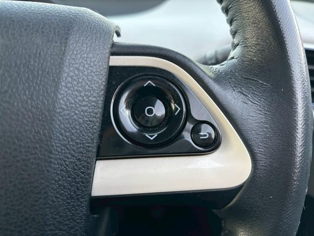 プリウス Ｓツーリングセレクション　禁煙車　モデリスタフルエアロ　モデリスタ１７インチＡＷ　アルパイン９インチナビ　バックカメラ　Ｂｌｕｅｔｏｏｔｈ　ＥＴＣ　ＨＤＭＩポート　白革シート　シートヒーター　フォグランプ　ＬＥＤヘッドライト（36枚目）