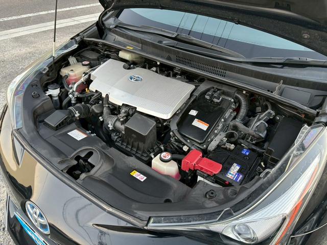 プリウス Ｓツーリングセレクション　禁煙車　モデリスタフルエアロ　モデリスタ１７インチＡＷ　アルパイン９インチナビ　バックカメラ　Ｂｌｕｅｔｏｏｔｈ　ＥＴＣ　ＨＤＭＩポート　白革シート　シートヒーター　フォグランプ　ＬＥＤヘッドライト（76枚目）