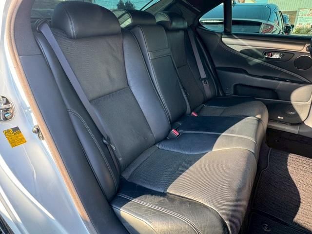 LS LS460 Fスポーツ 禁煙 後期 TEDフルエアロ TRD4本出しマフラー マークレビンソン カールソン21AW 三眼LEDヘッドライト エアサスコントローラー 黒革シート ブラインドスポットモニター ハンドルヒーター(11枚目)