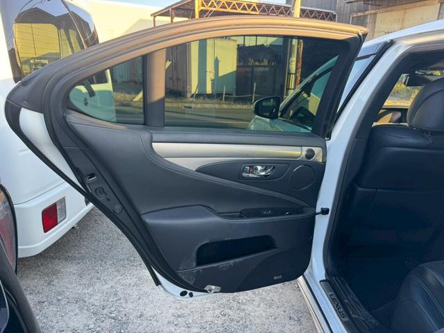 LS LS460 Fスポーツ 禁煙 後期 TEDフルエアロ TRD4本出しマフラー マークレビンソン カールソン21AW 三眼LEDヘッドライト エアサスコントローラー 黒革シート ブラインドスポットモニター ハンドルヒーター(64枚目)