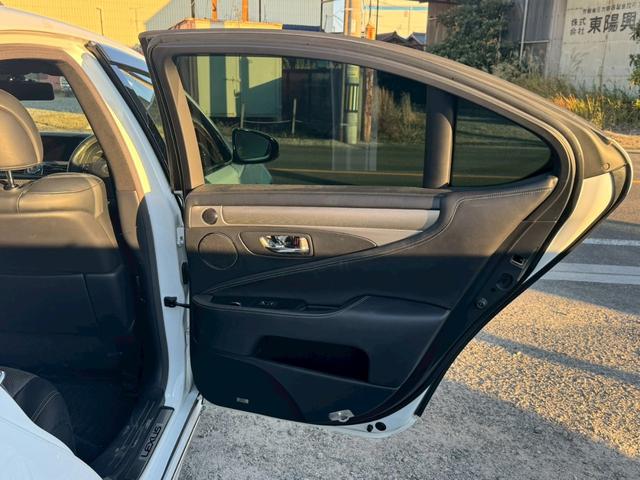 LS LS460 Fスポーツ 禁煙 後期 TEDフルエアロ TRD4本出しマフラー マークレビンソン カールソン21AW 三眼LEDヘッドライト エアサスコントローラー 黒革シート ブラインドスポットモニター ハンドルヒーター(65枚目)