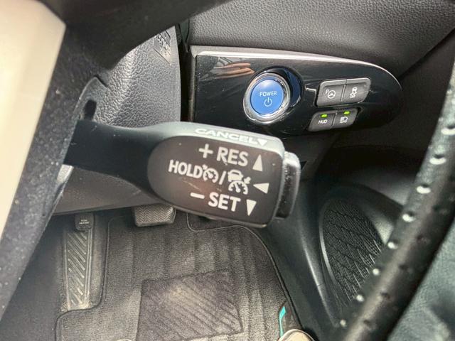 プリウス Ａツーリングセレクション　禁煙車　モデリスタフルエアロ　黒革シート　純正９型ナビ　Ｂｌｕｅｔｏｏｔｈ　バックカメラ　レーダークルーズコントロール　ブラインドスポットモニター　ＥＴＣ　シートヒーター　ツーリング１７インチアルミ（8枚目）