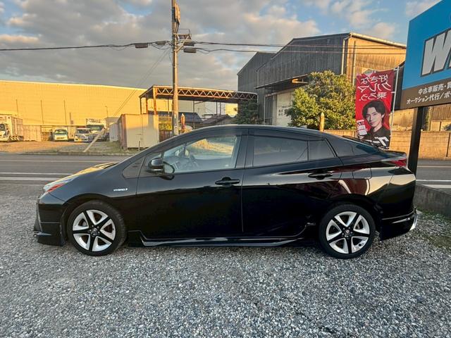 プリウス Ａツーリングセレクション　禁煙車　モデリスタフルエアロ　黒革シート　純正９型ナビ　Ｂｌｕｅｔｏｏｔｈ　バックカメラ　レーダークルーズコントロール　ブラインドスポットモニター　ＥＴＣ　シートヒーター　ツーリング１７インチアルミ（16枚目）